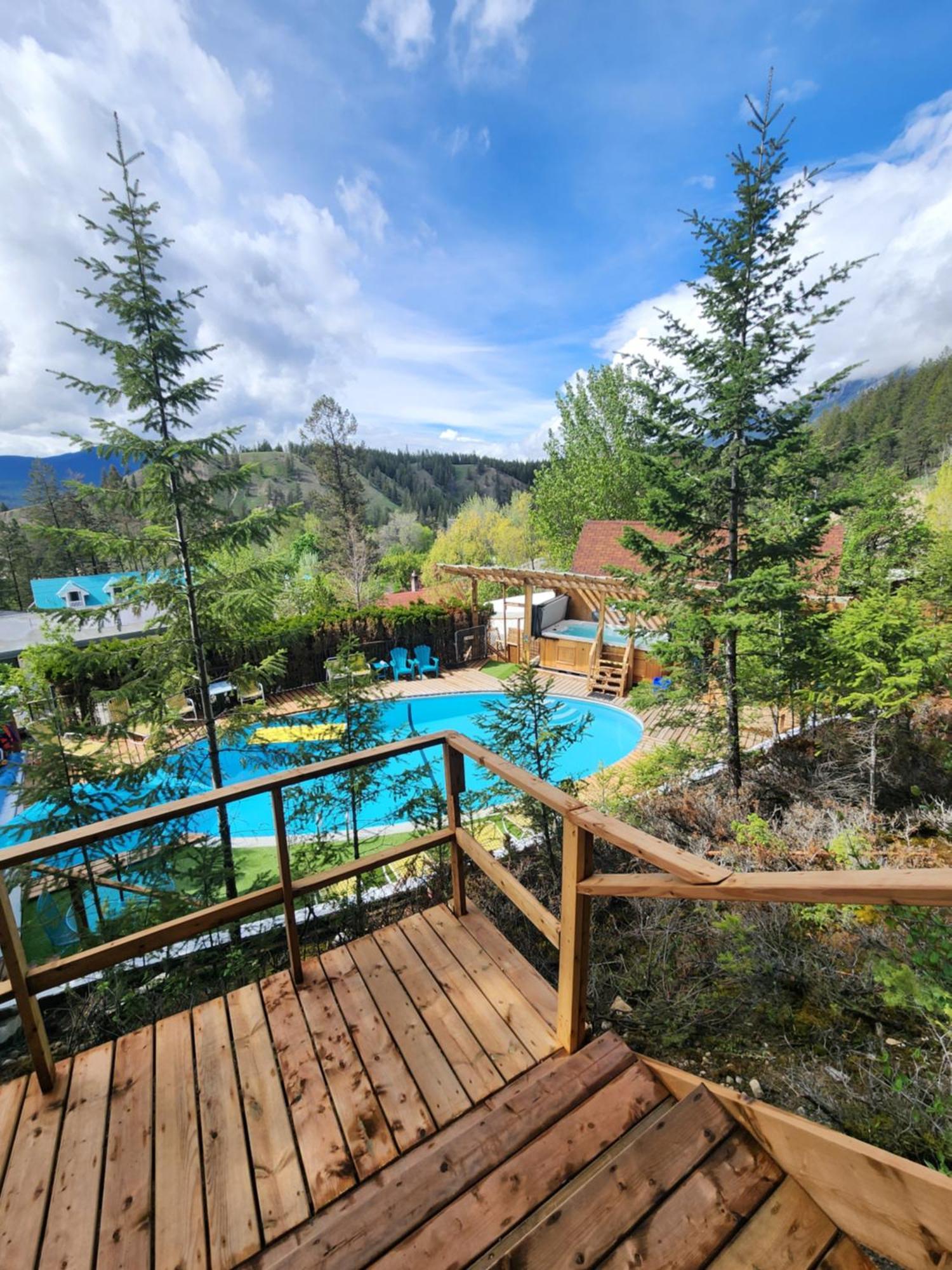 Motel Tyrol Radium Hot Springs Exterior photo
