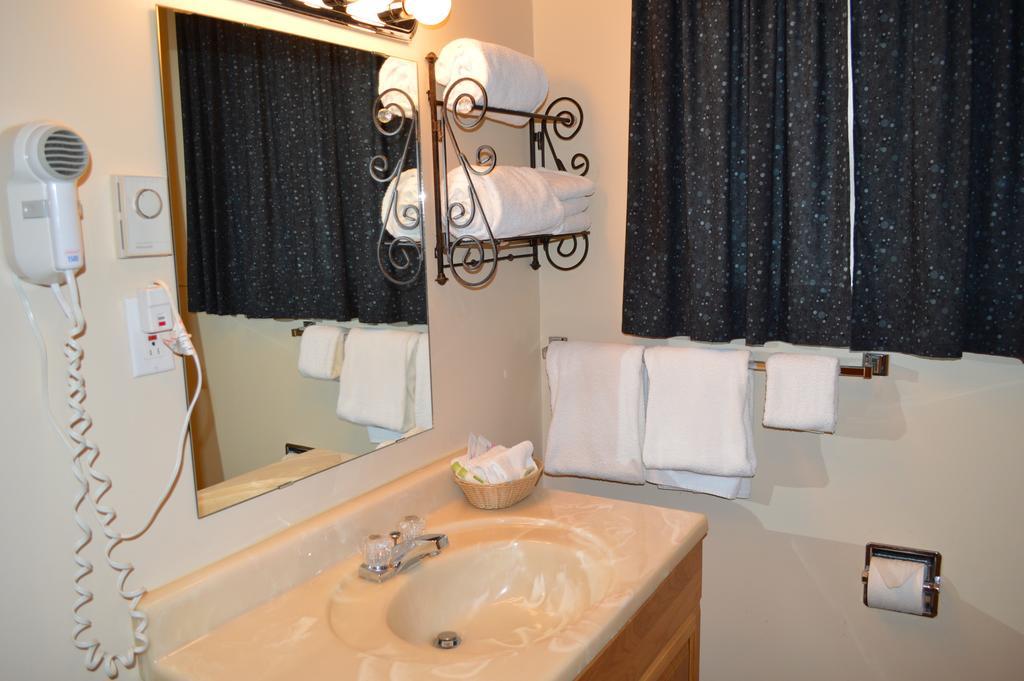 Motel Tyrol Radium Hot Springs Room photo